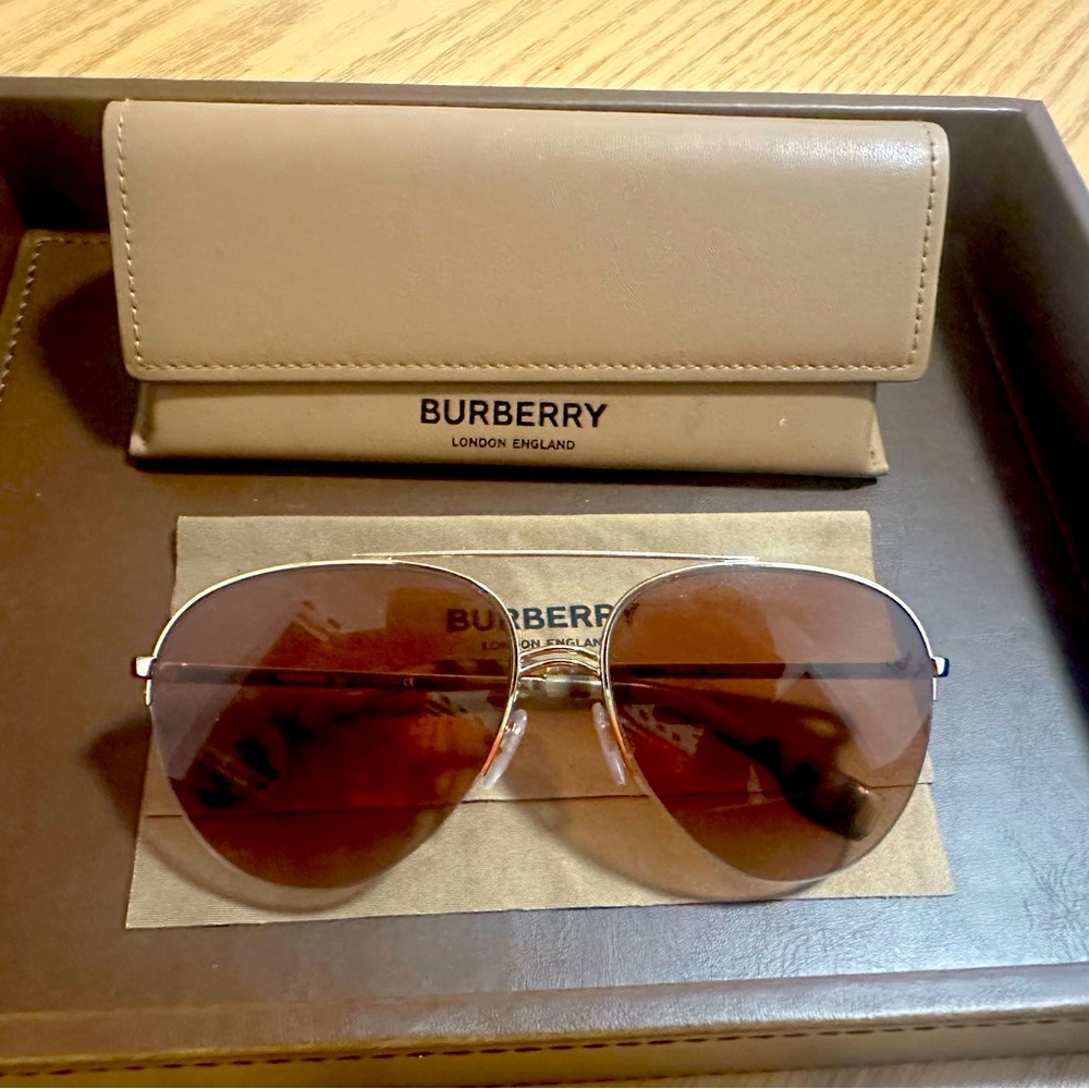 Burberry Sunglasses Fall 2022 Collection - Brown/Tan/Plaid